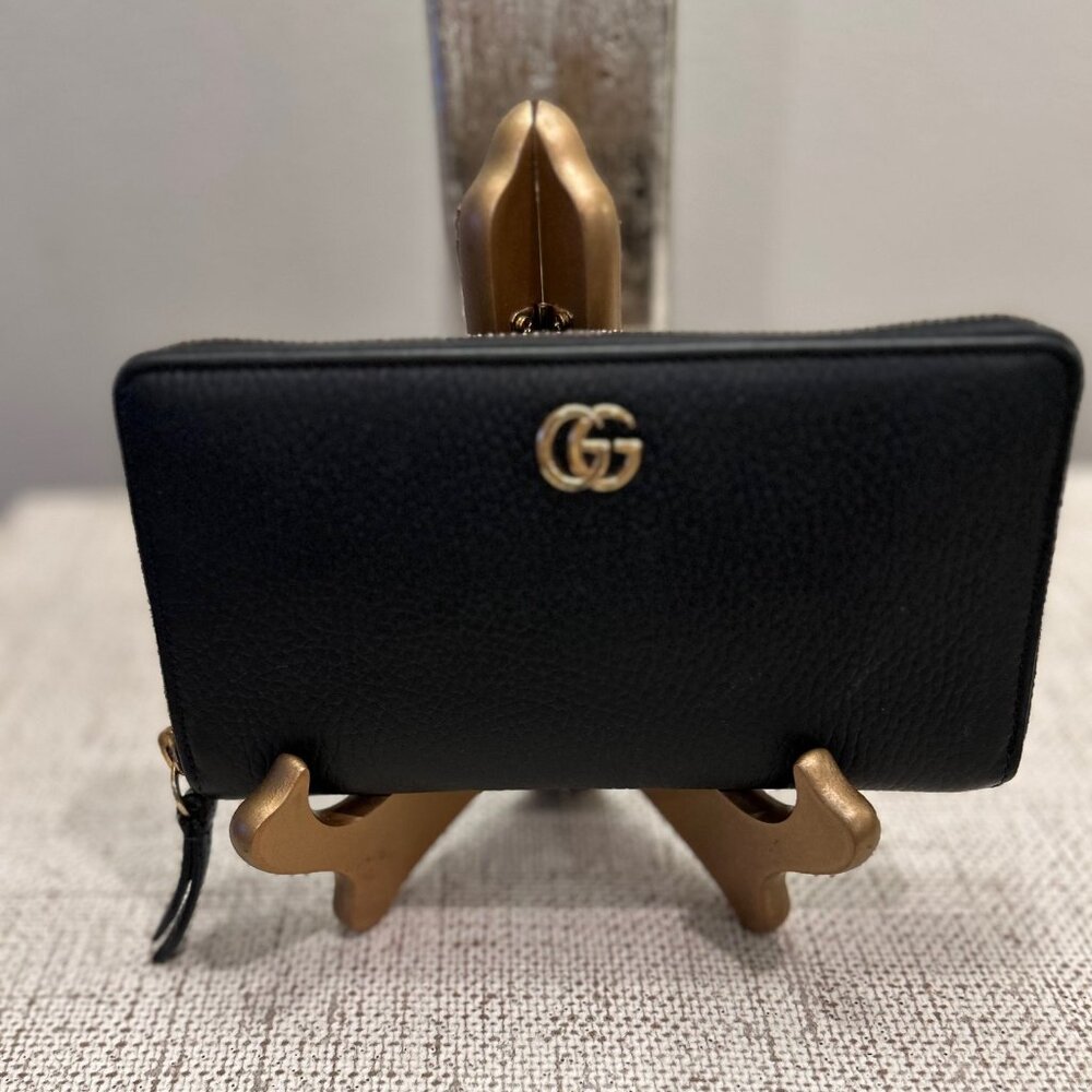 Authentic GUCCI GG Logo Zip Around Long Leather Wallet w/Gold Hardware - Picture 3 of 11